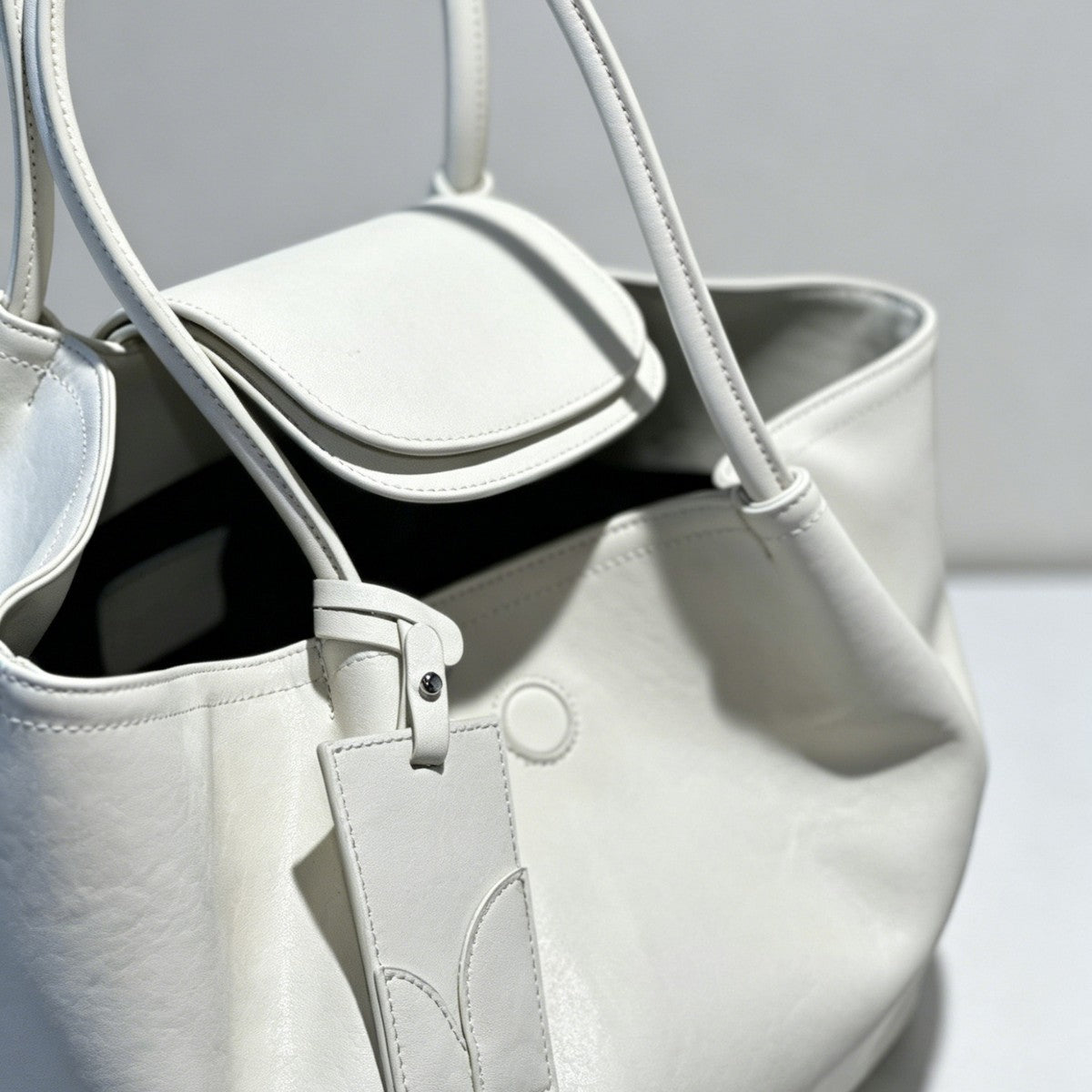 Vegetable Tanned Leather Tote Bag with Flap Closure